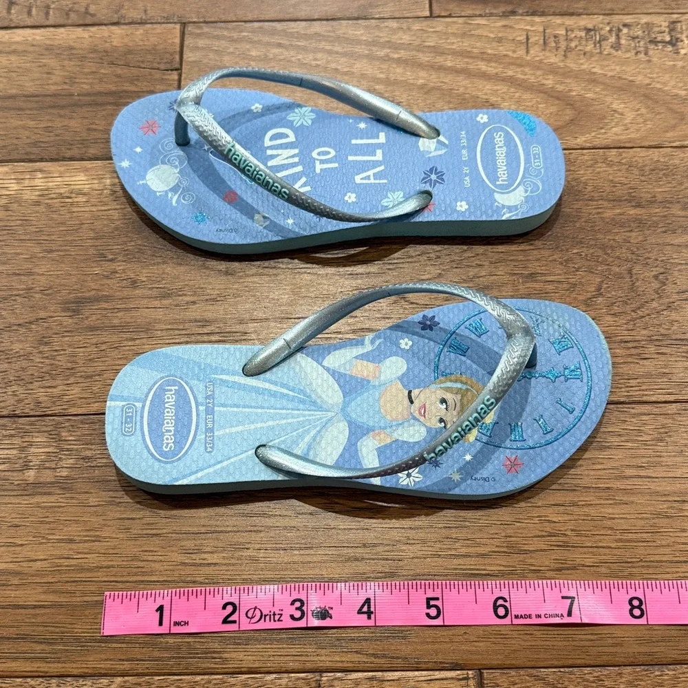 Havaianas Girls Kids Cinderella KIND TO ALL Slim Flip Flops - Size USA 2Y